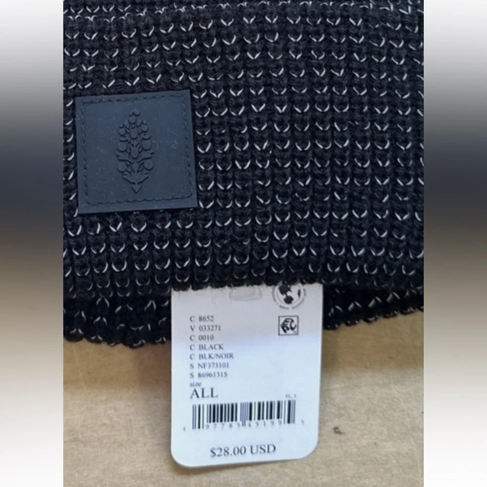 NWT Free People Movement Lets Race Fleece Lined Recycle Yarn Beanie in Black